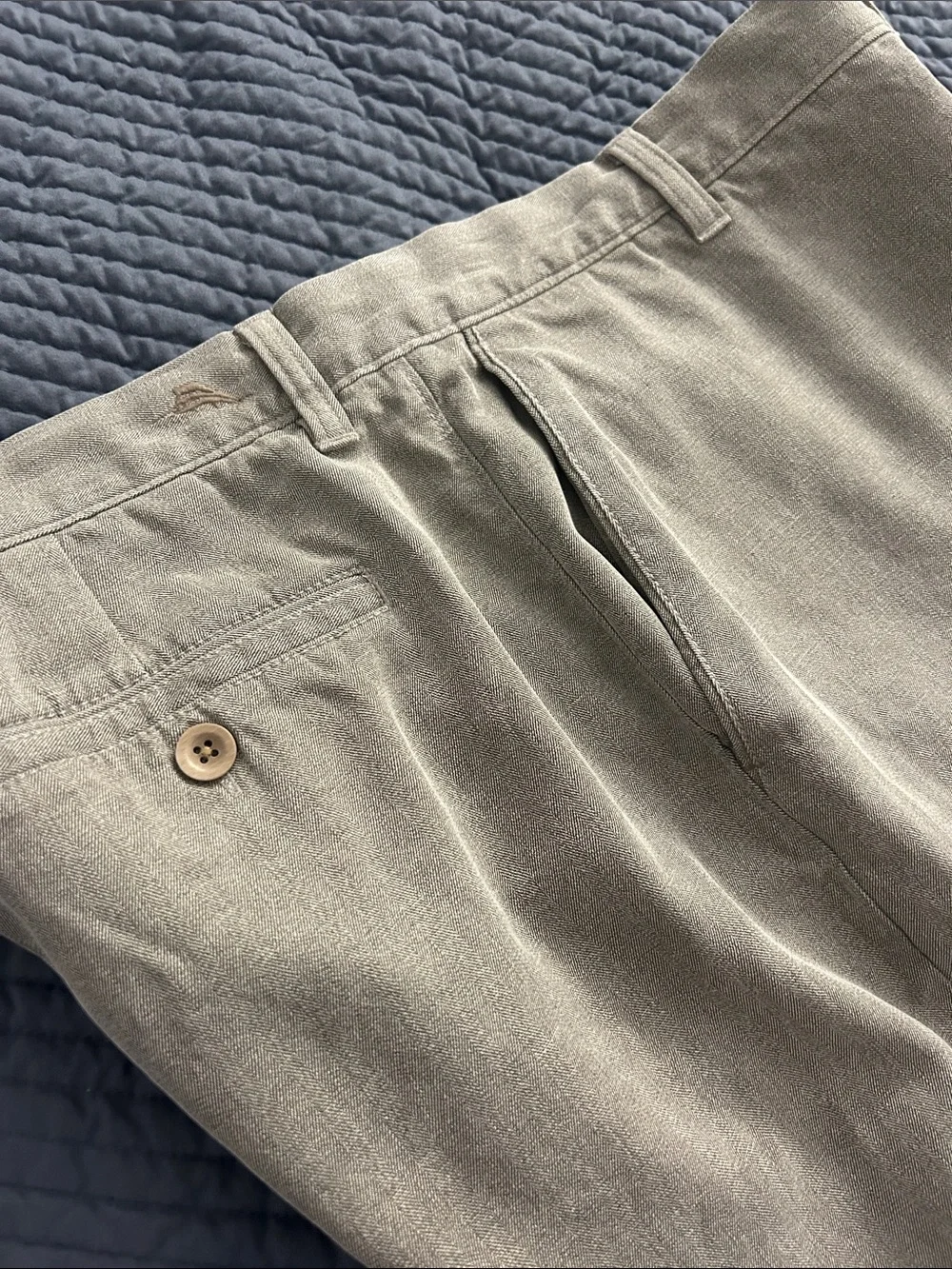 Natty Men's Classic Gray/Beige  Chino Shorts in Silk/Cotton Blend Size 35